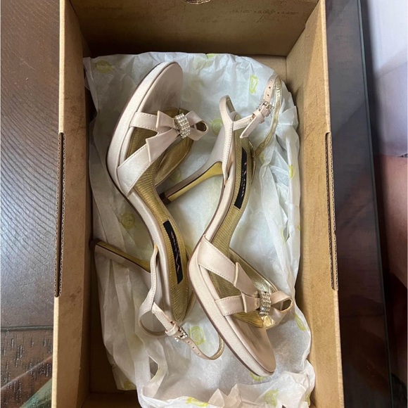 Nina Champagne Satin Bow Slingback Heels - Picture 3 of 5